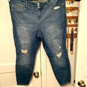 EUC Torrid distressed high waisted jeggings